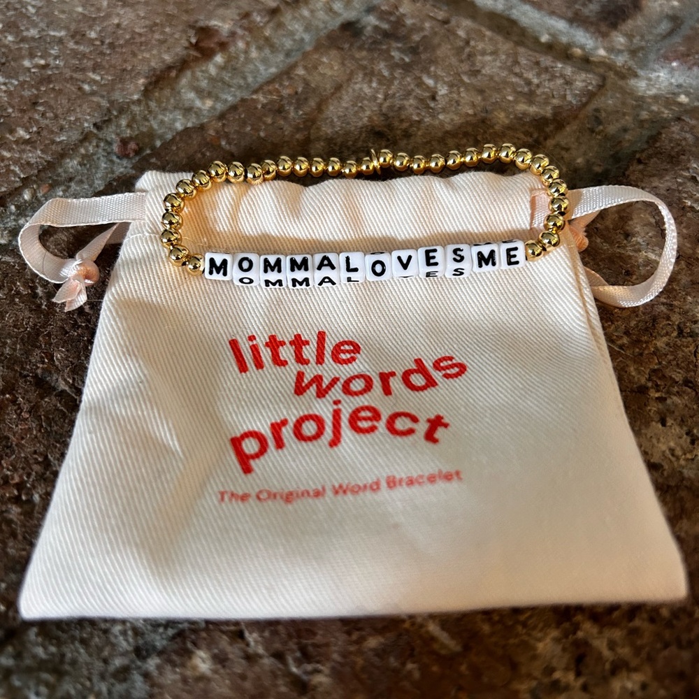 NIB - Little Words Project - “Mama Loves Me” bracelet
